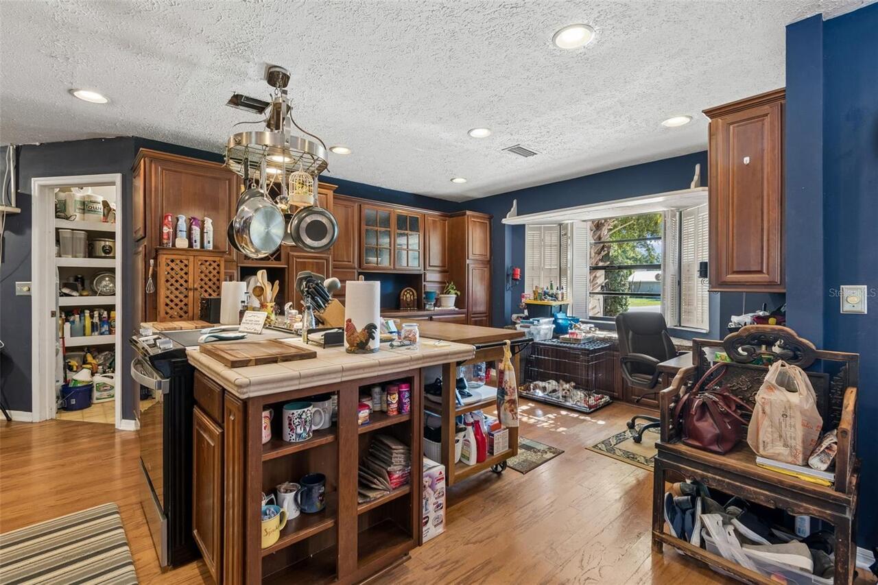 Listing Photo 10