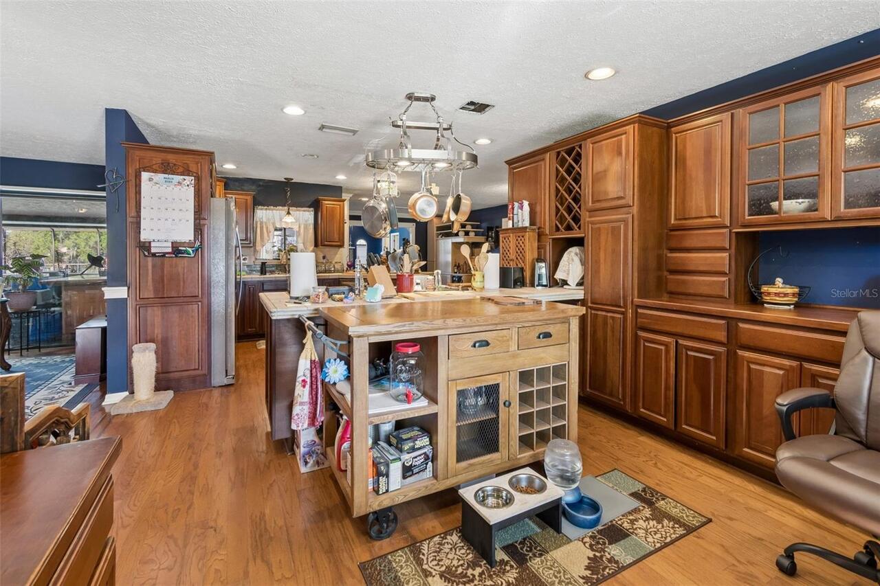 Listing Photo 12