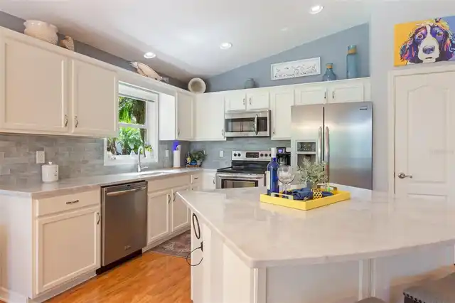 Listing Photo 11