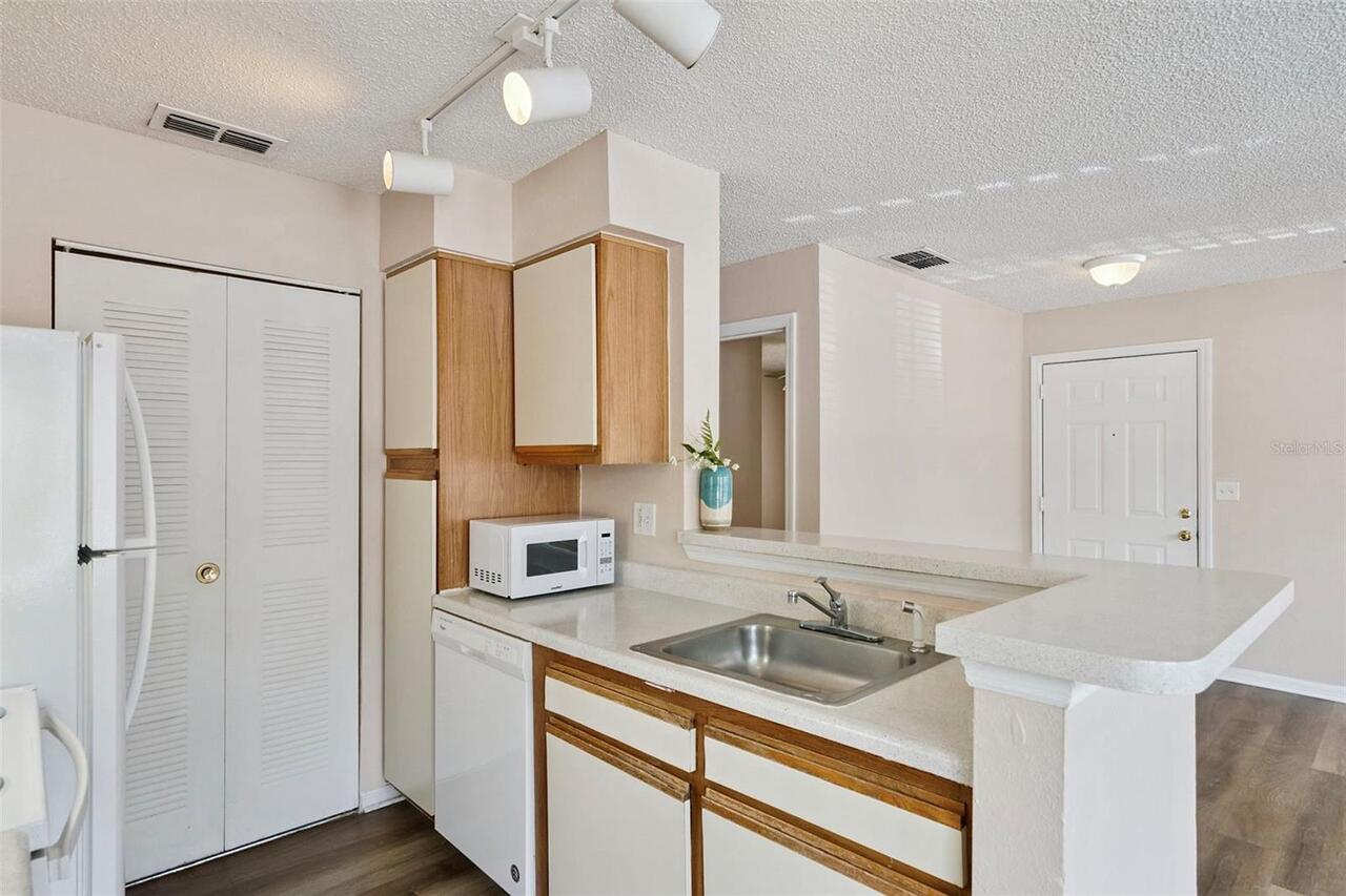 Listing Photo 9