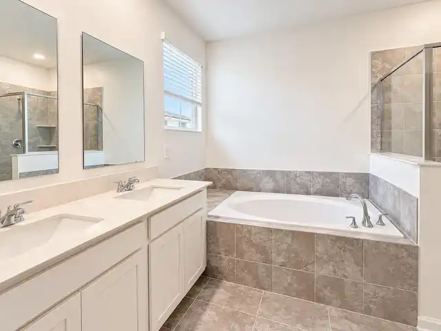 Listing Photo 8