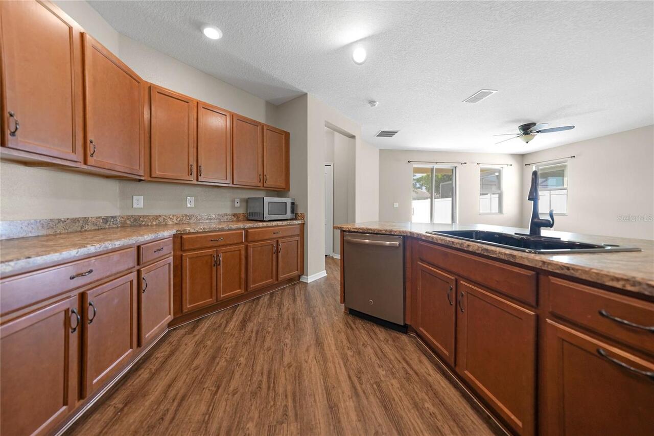 Listing Photo 10