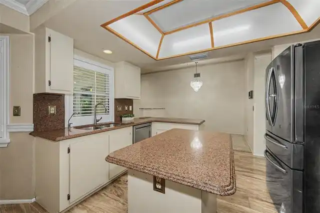 Listing Photo 15