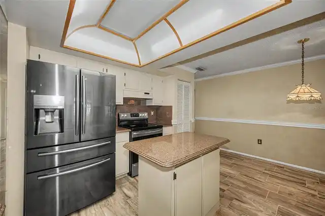 Listing Photo 16