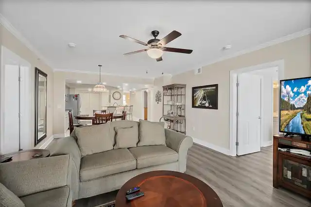 Listing Photo 12