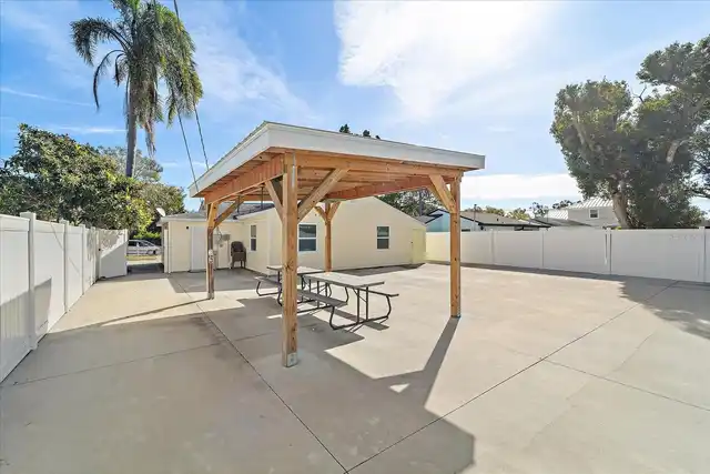 Listing Photo 16