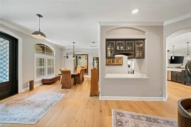 Listing Photo 10