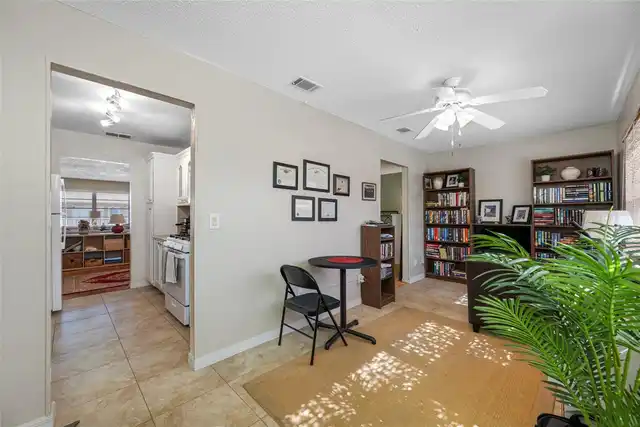 Listing Photo 14