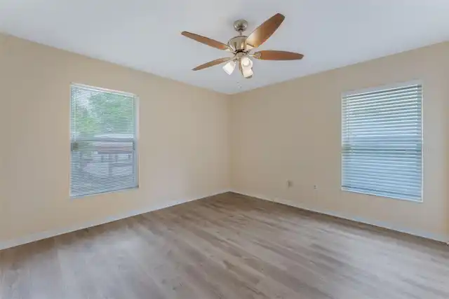 Listing Photo 13