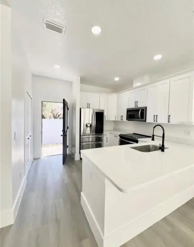 Listing Photo 7