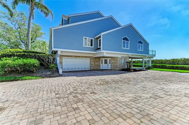 Listing Photo 9