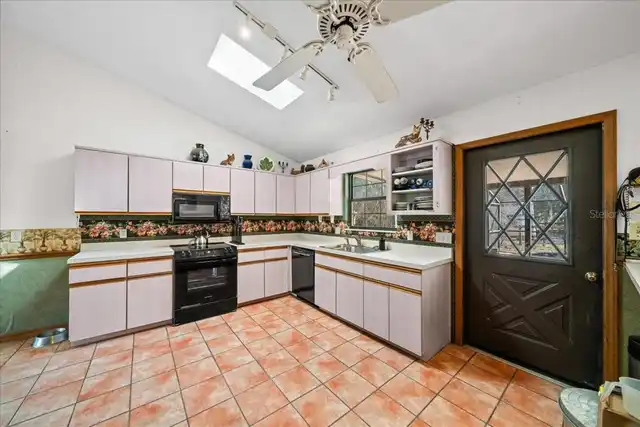 Listing Photo 17