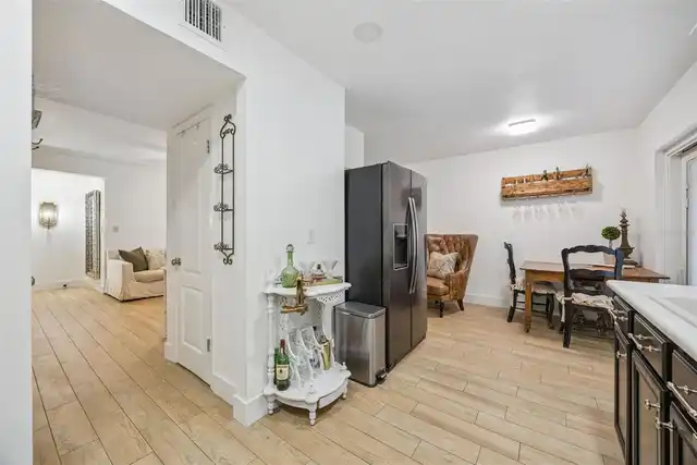 Listing Photo 10
