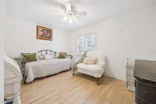 Listing Photo 14