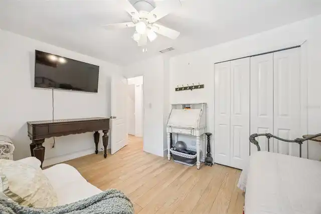 Listing Photo 15