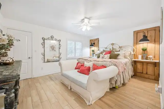 Listing Photo 17