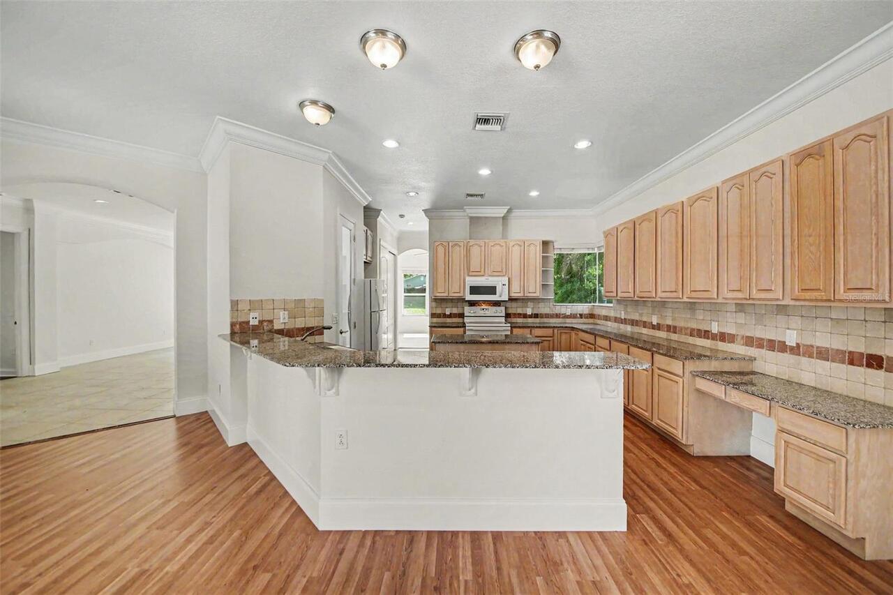 Listing Photo 9