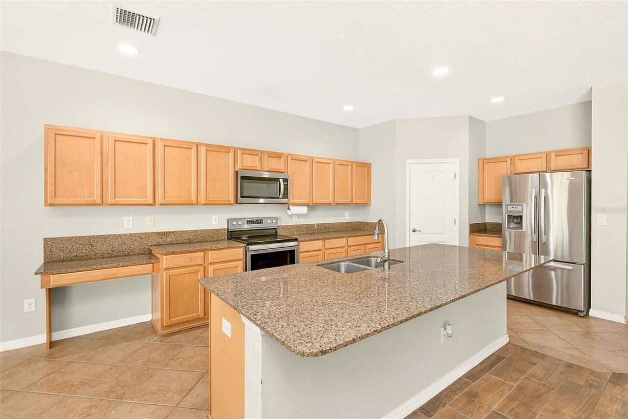 Listing Photo 10
