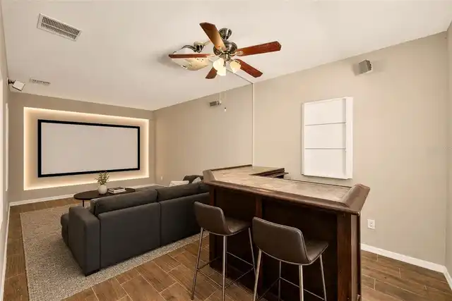 Listing Photo 12