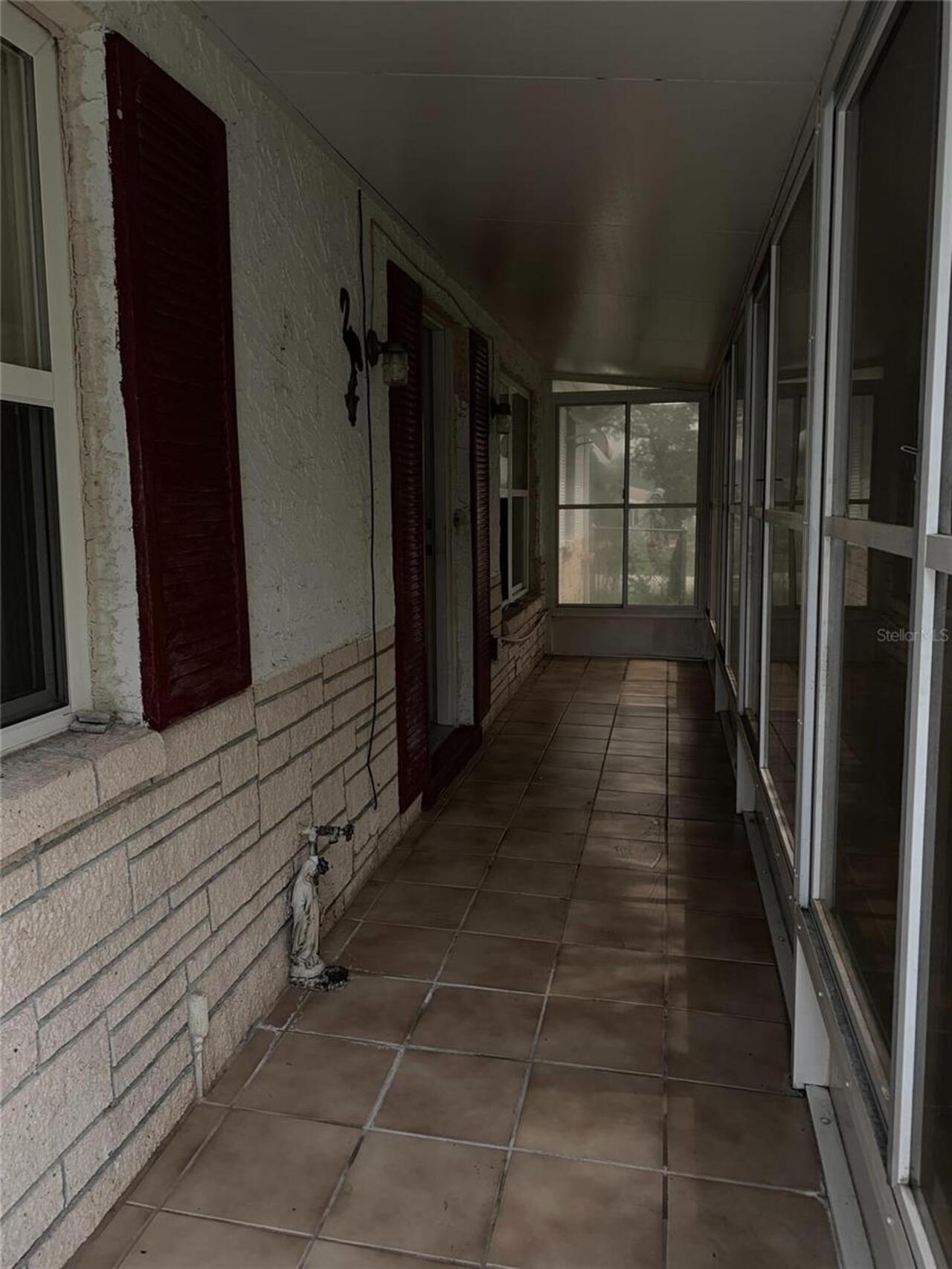 Listing Photo 11