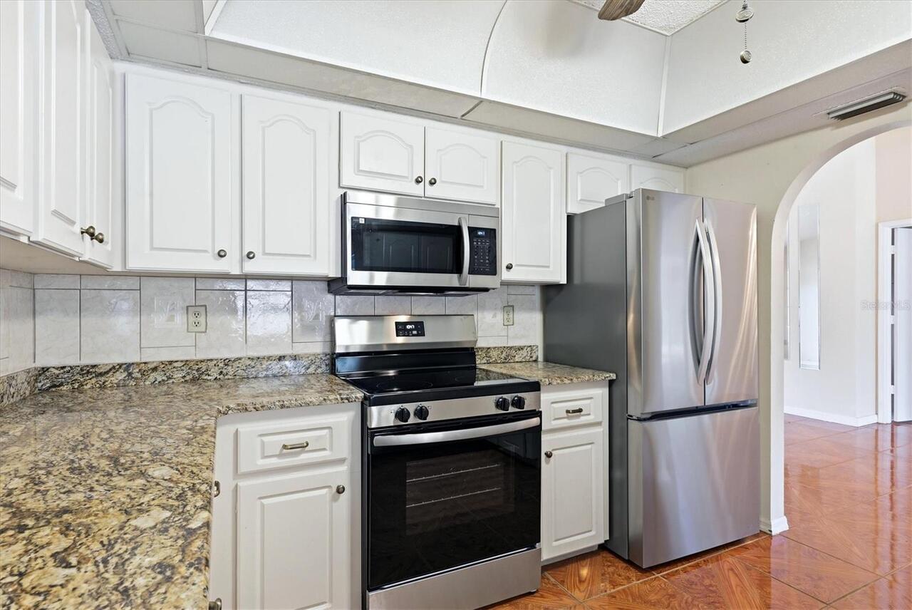 Listing Photo 12