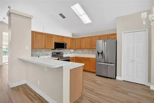 Listing Photo 8