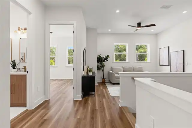 Listing Photo 11