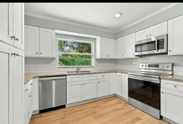 Listing Photo 10