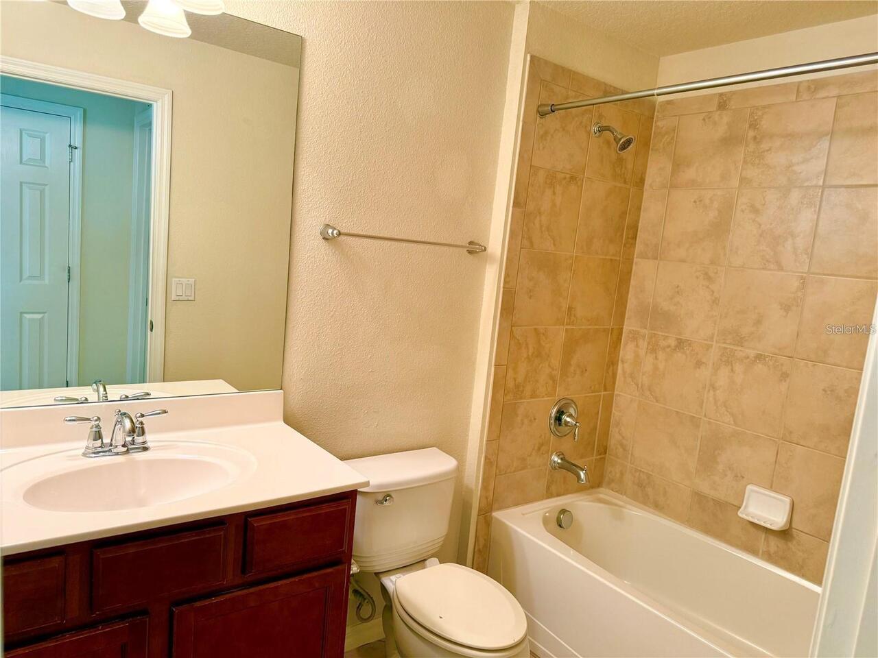 Listing Photo 12