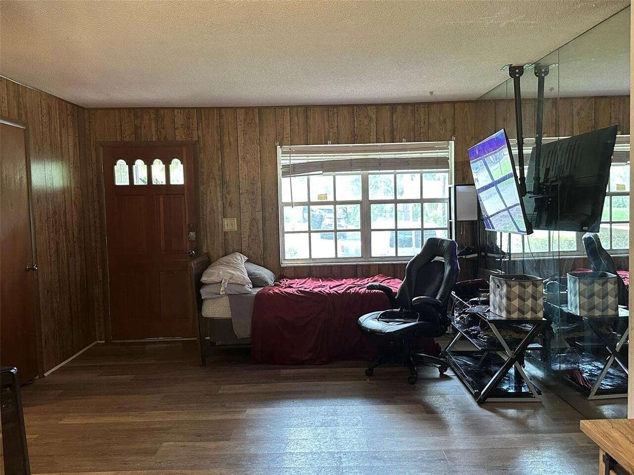 Listing Photo 10