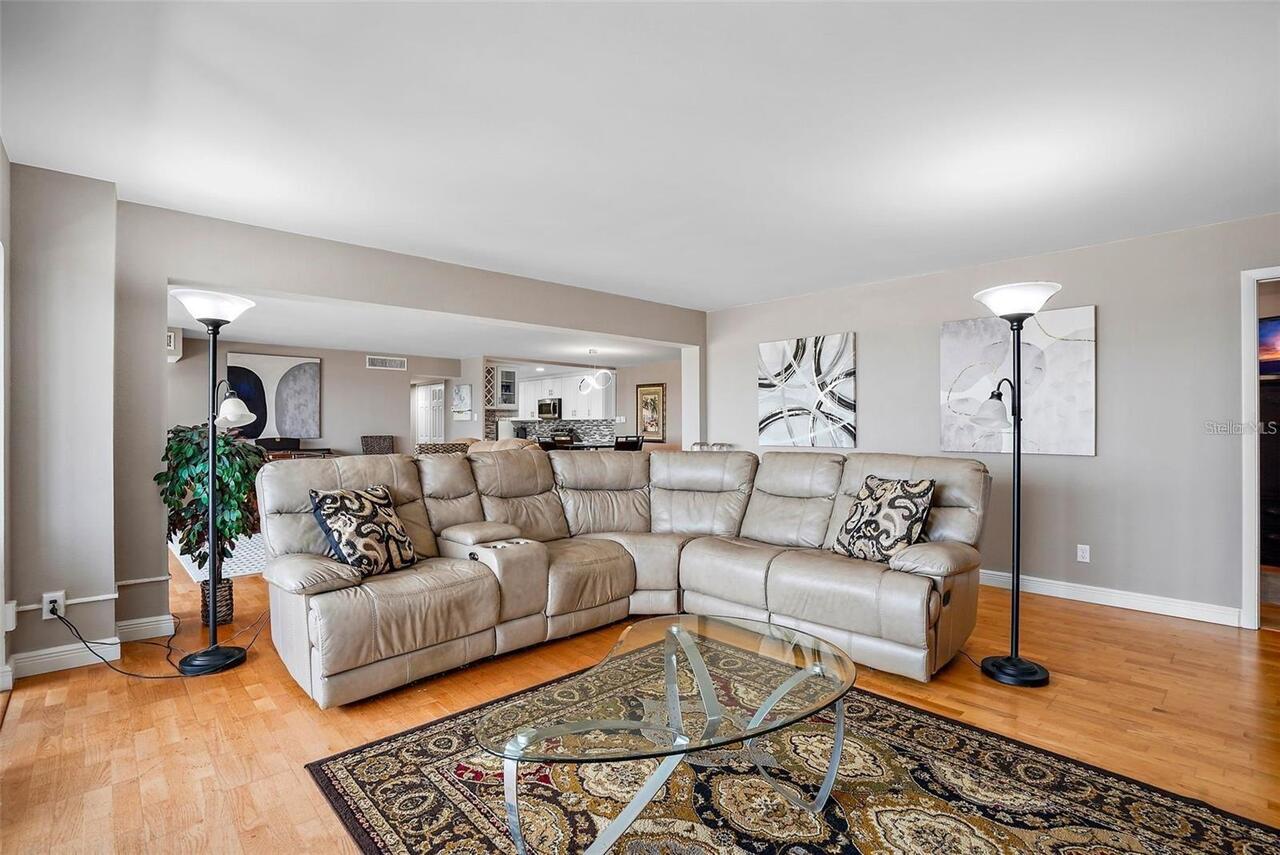 Listing Photo 12
