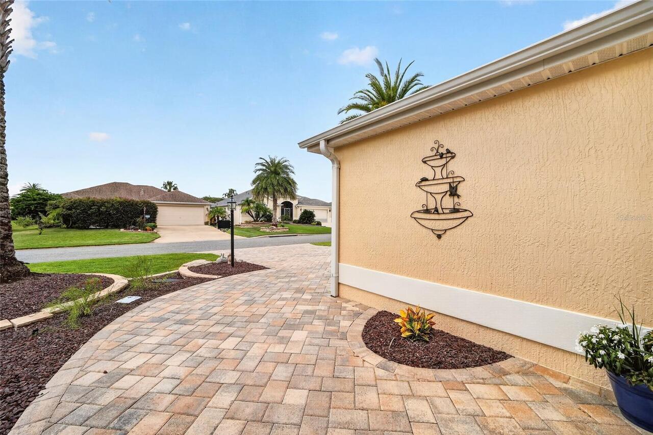 Listing Photo 11