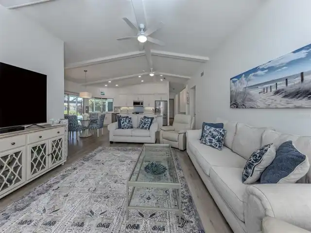 Listing Photo 15