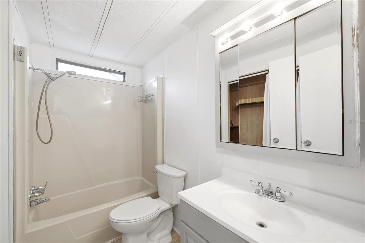 Listing Photo 12