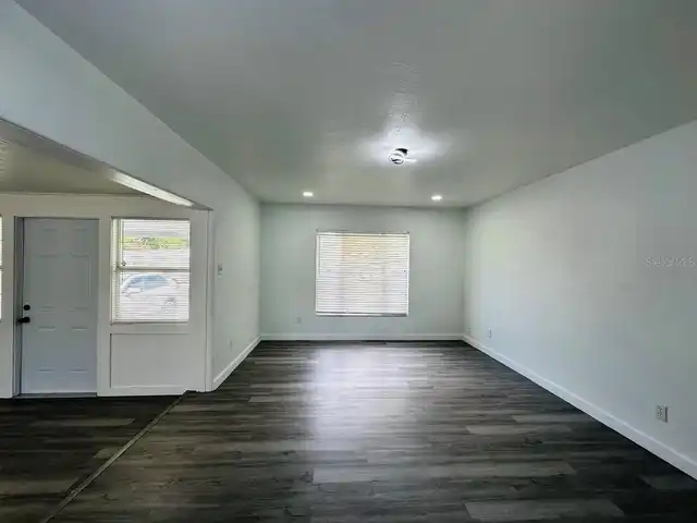 Listing Photo 8