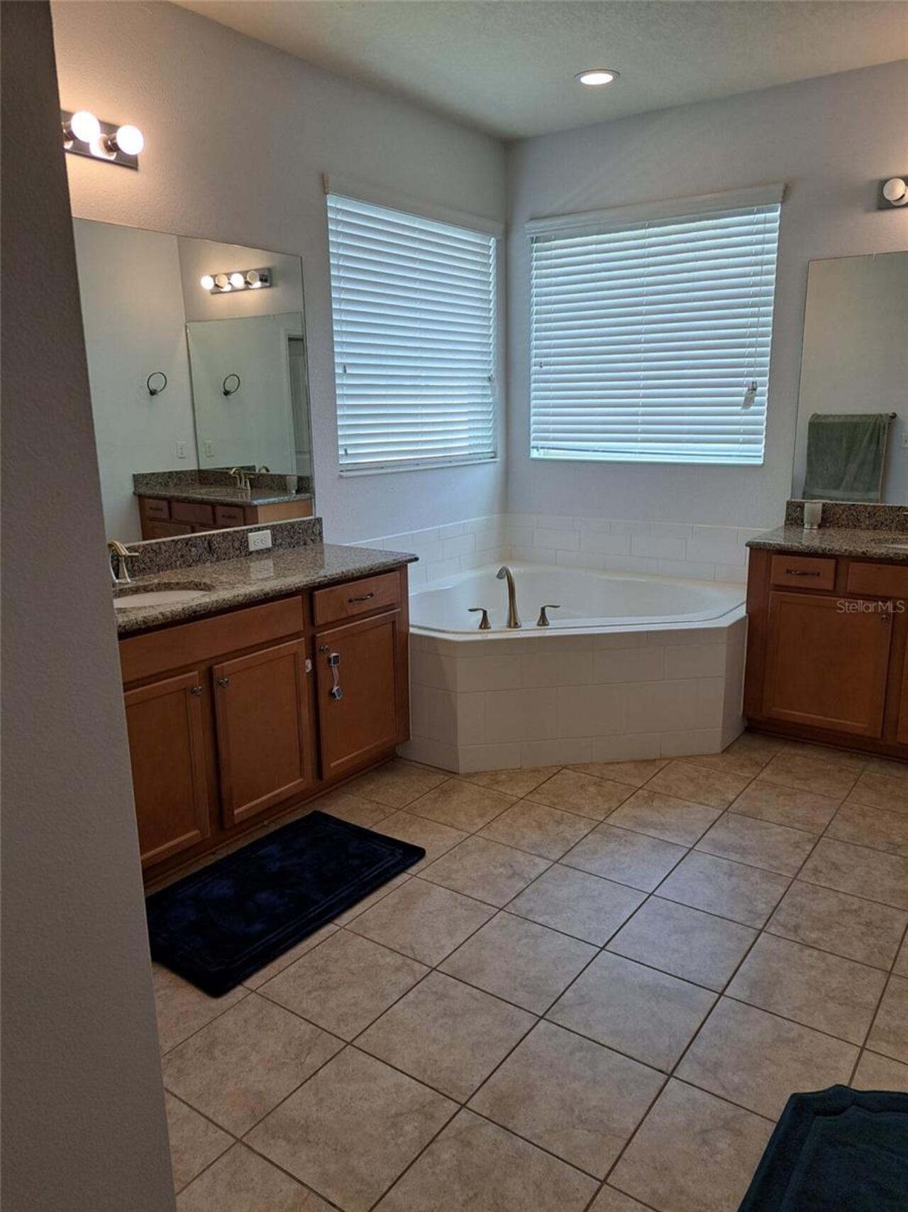 Listing Photo 14