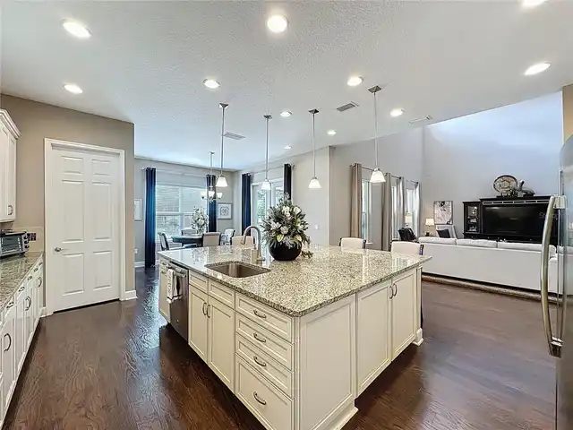 Listing Photo 7
