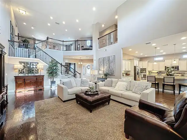 Listing Photo 11