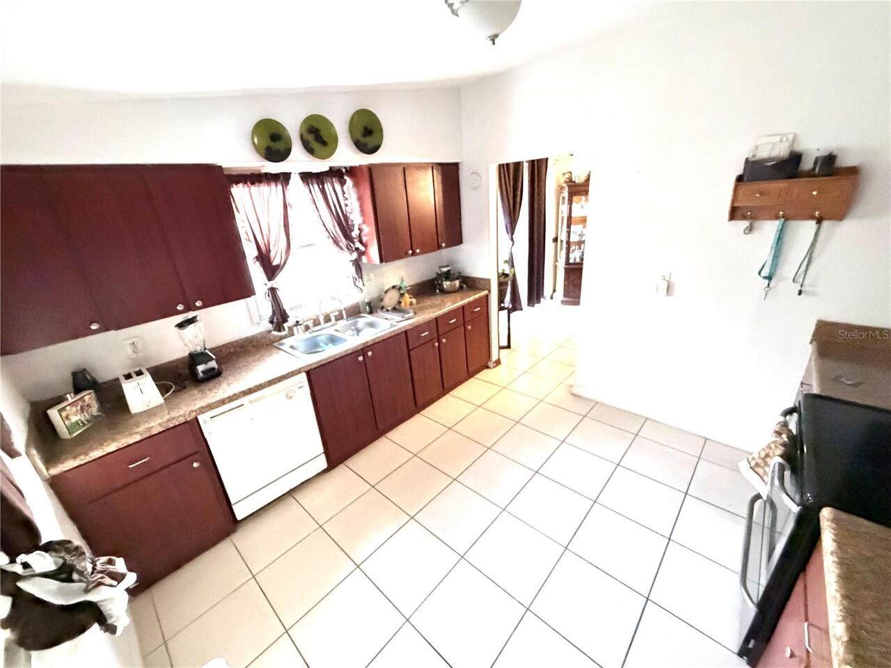 Listing Photo 9