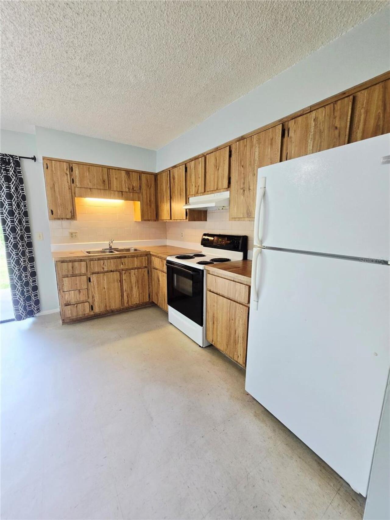 Listing Photo 8