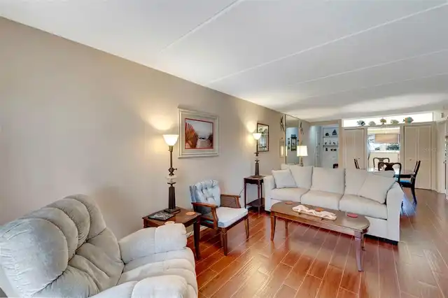 Listing Photo 7