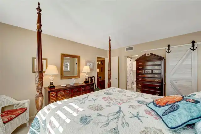 Listing Photo 17