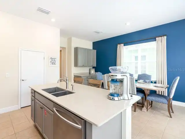 Listing Photo 8