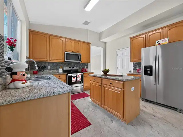 Listing Photo 11