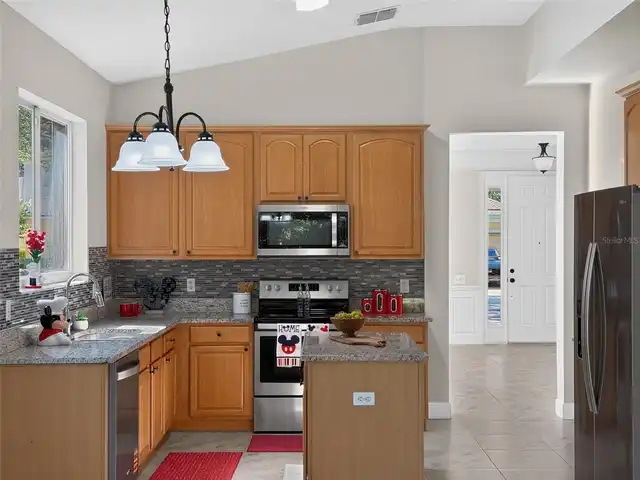 Listing Photo 12