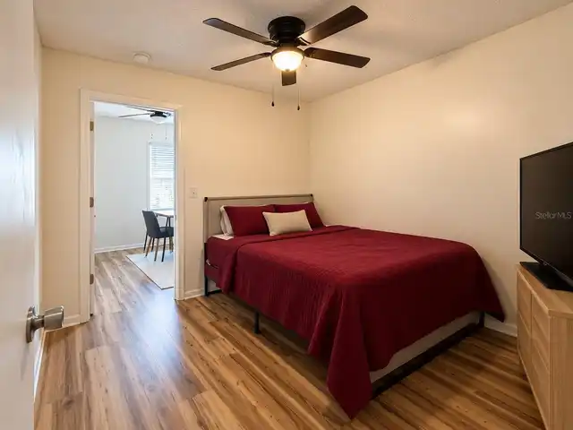 Listing Photo 9