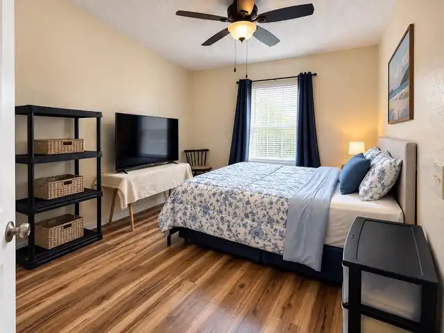 Listing Photo 12