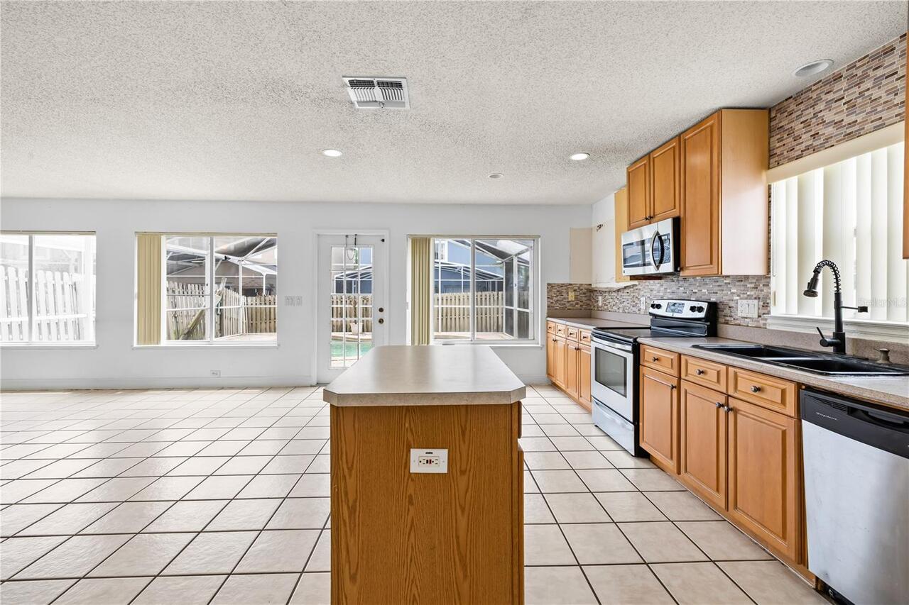 Listing Photo 12