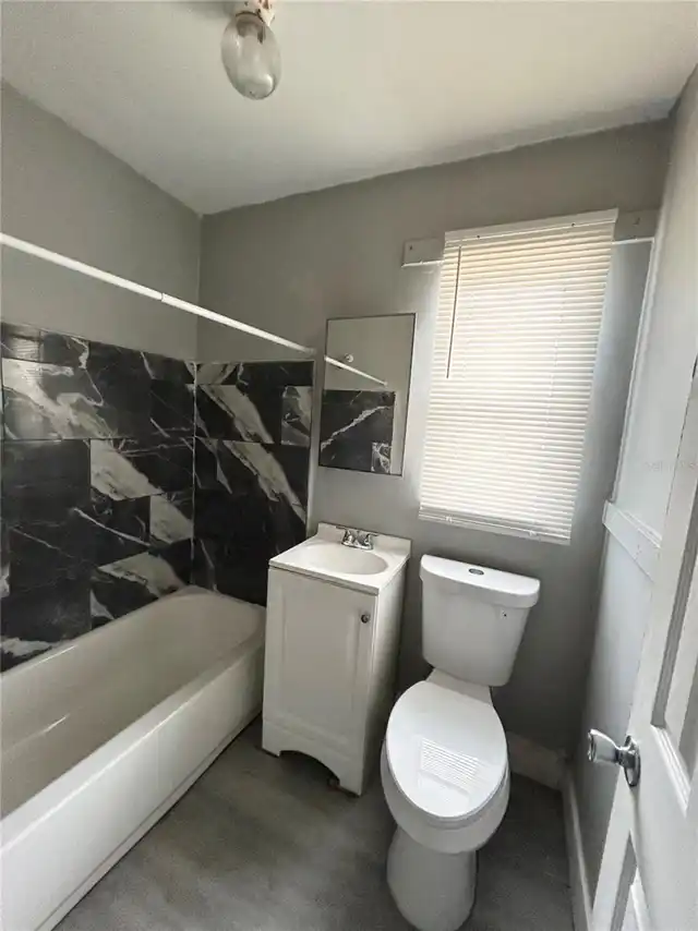 Listing Photo 9
