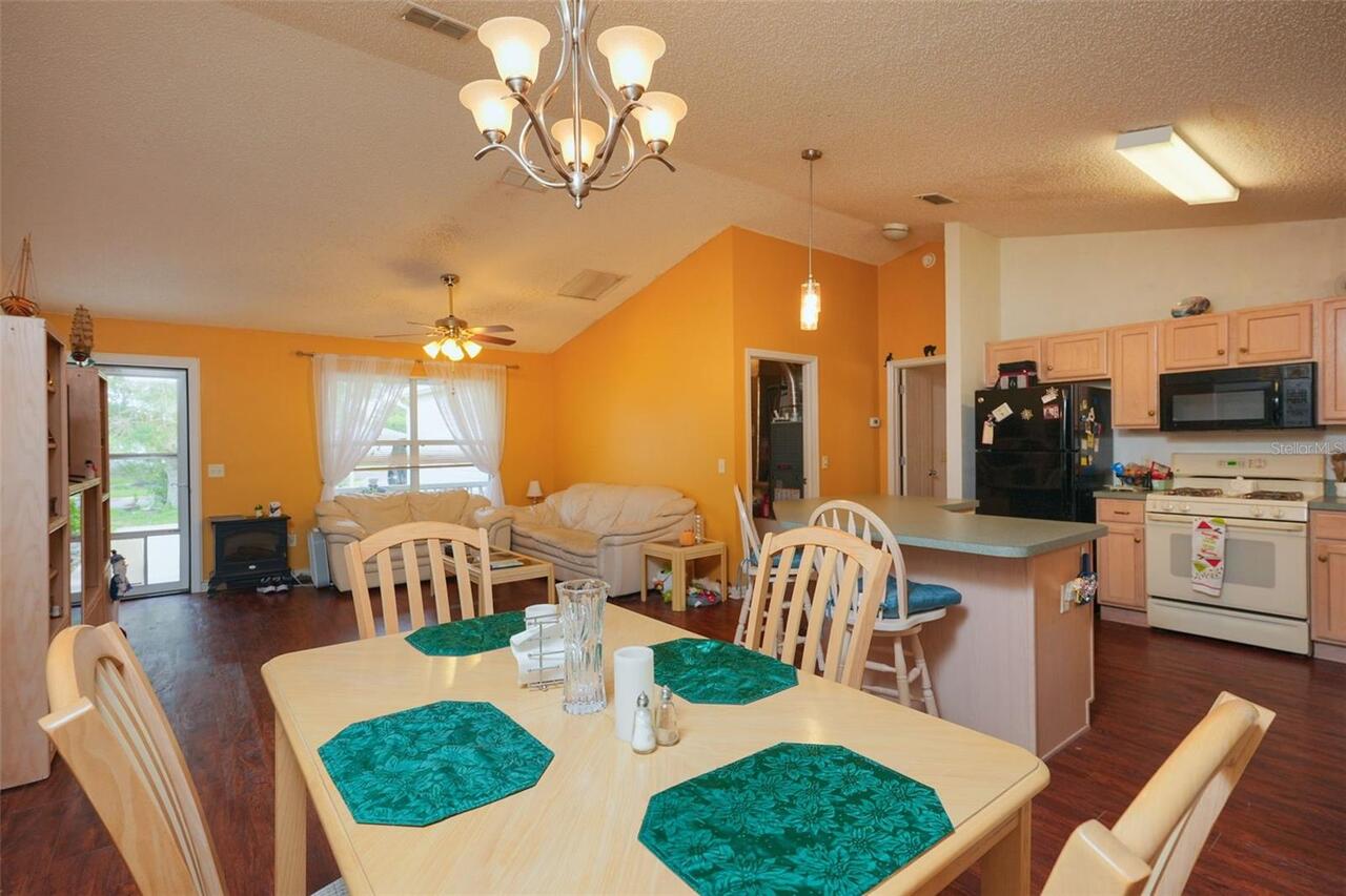 Listing Photo 10
